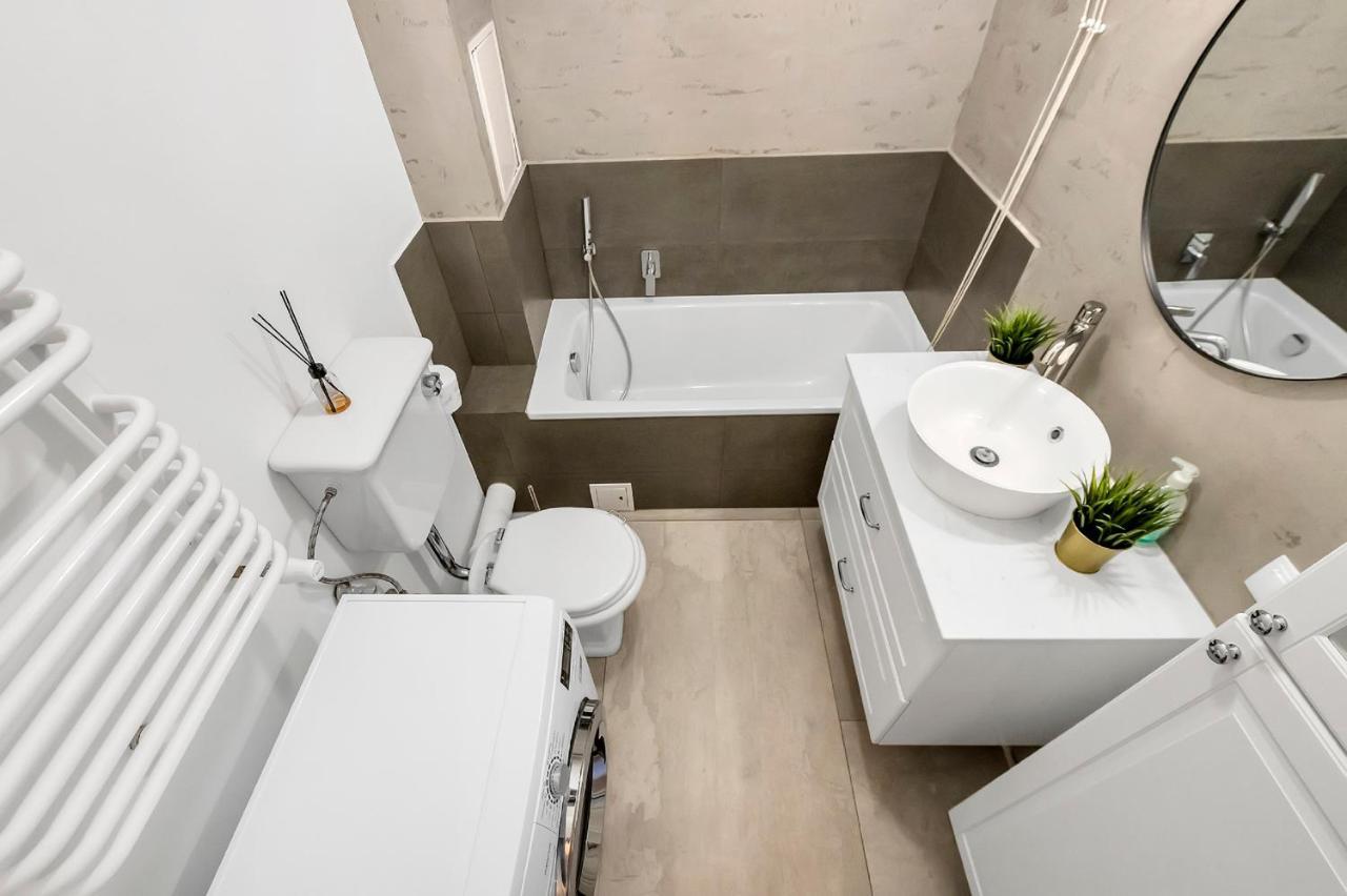 Lumina 4-Room Apart With Large Balcony Варшава Екстер'єр фото